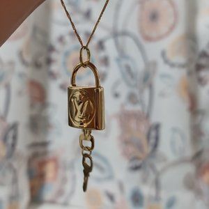 lock and key design pendant